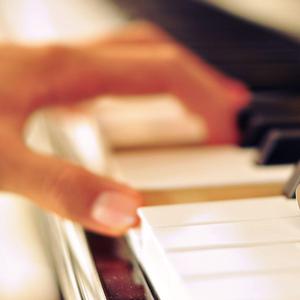 电竞陪玩女仆视频高h
